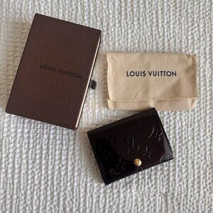 LOUIS VUITTON Vernis Envelop Carte De Visite Amarante